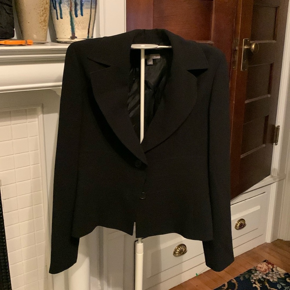 Ann Taylor 3 button blazer in black. Worn once.